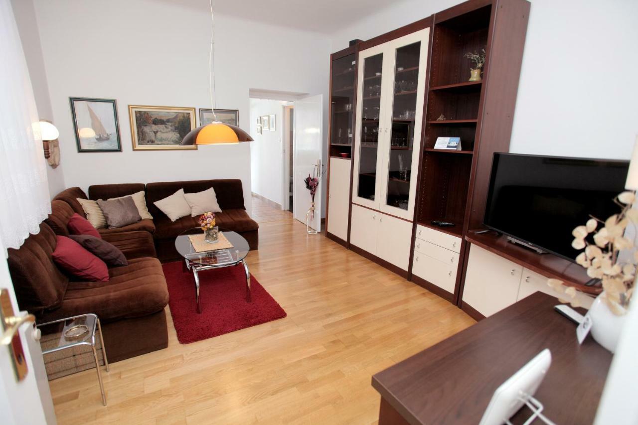 Toncika Apartment *